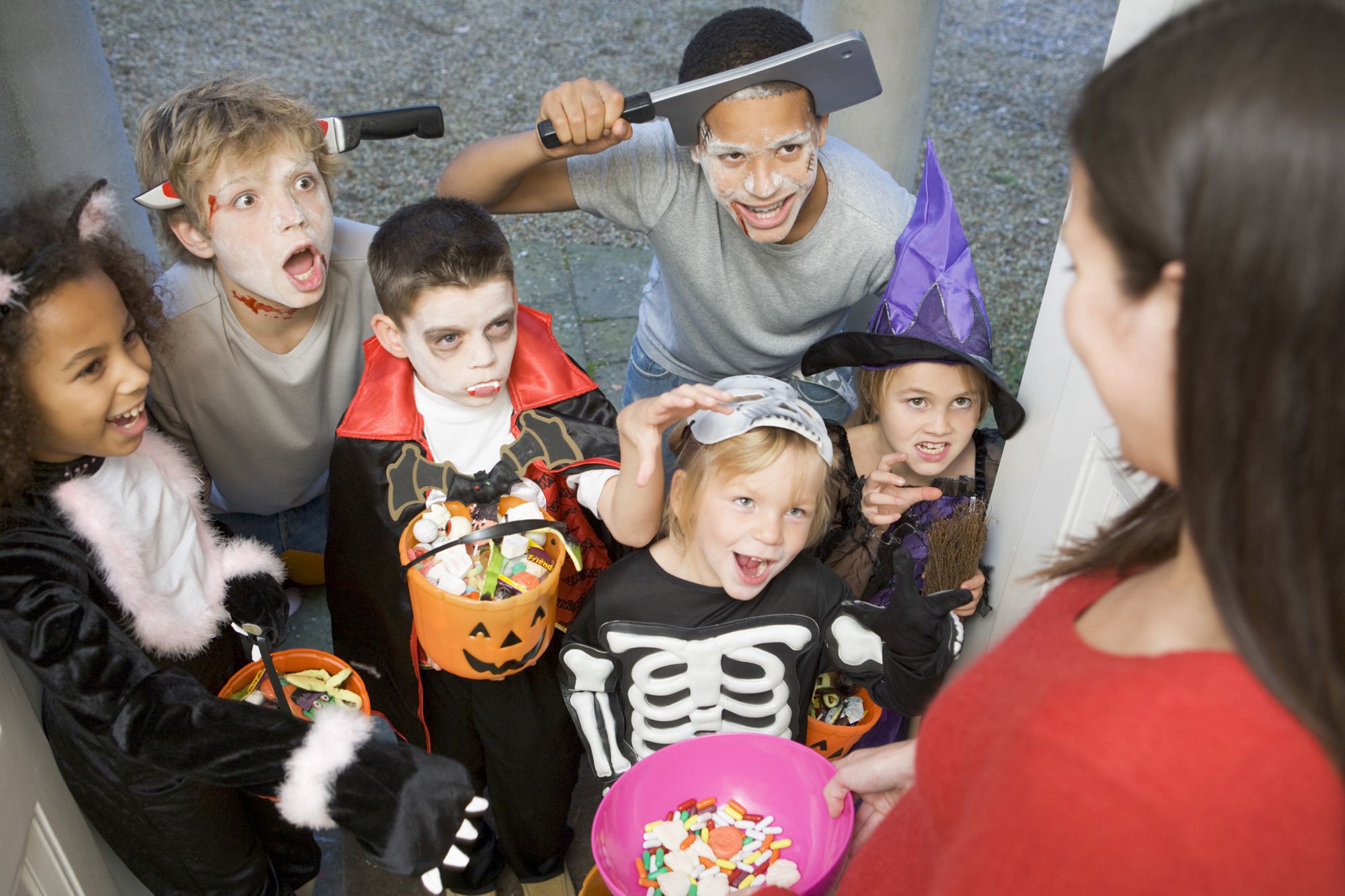 A Step-By-Step Guide To Trick-Or-Treating | Trick-or-Treating Costumes For Kids