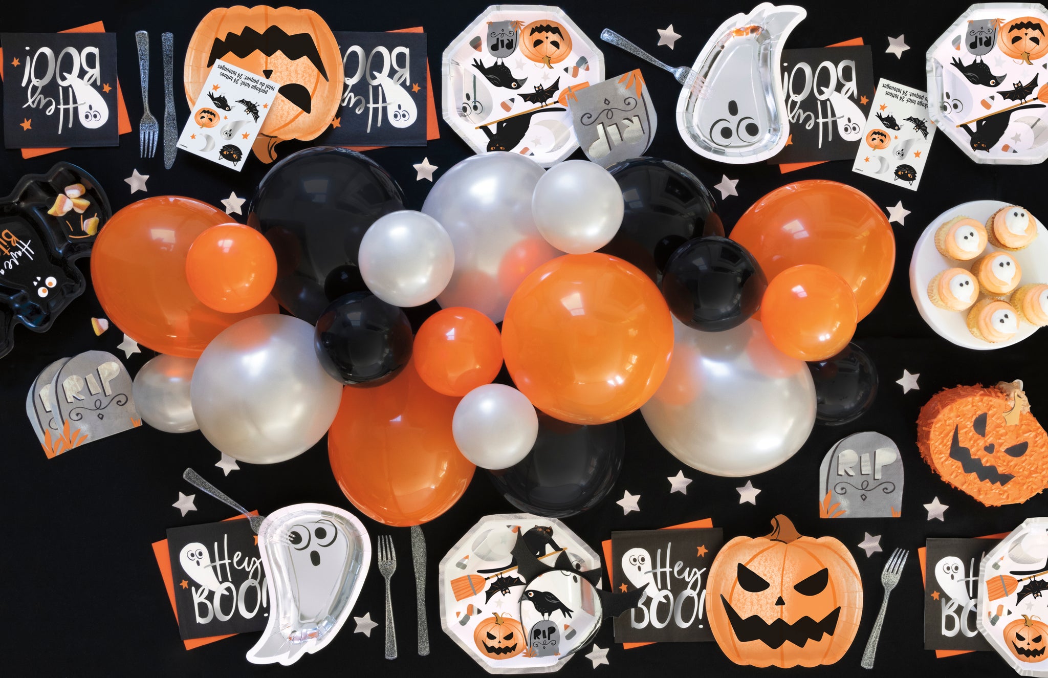 Halloween Balloon Garland Table Runner