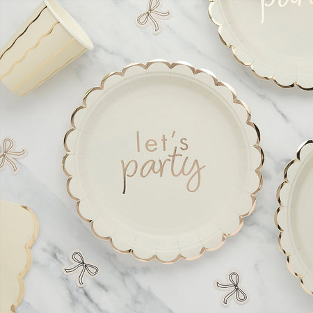 Let's Party Gold and White Scalloped Paper Plates - Pack of 8