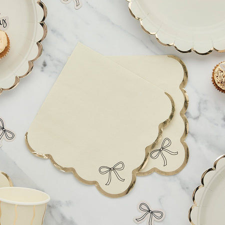 Bow Scallop Edge Paper Napkins - Pack of 16