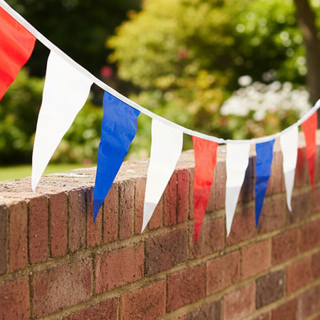 Red Giant Plastic All-Weather Bunting - 9.15m (Flags 43cm)