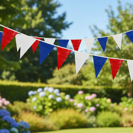 Red, White & Blue Plastic All-Weather Bunting - 10m (Flags 30cm)